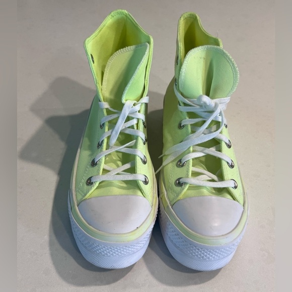 Converse Women's Chuck Taylor All Star Lift Platform High Volt Size 8 Shoes - Picture 3 of 7